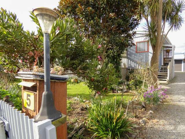 Tranquil Outlooks, Sunshine and Space