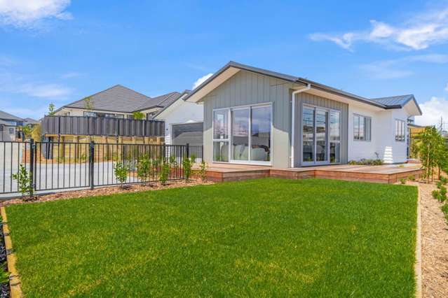 Sunny Family home & Great Parking