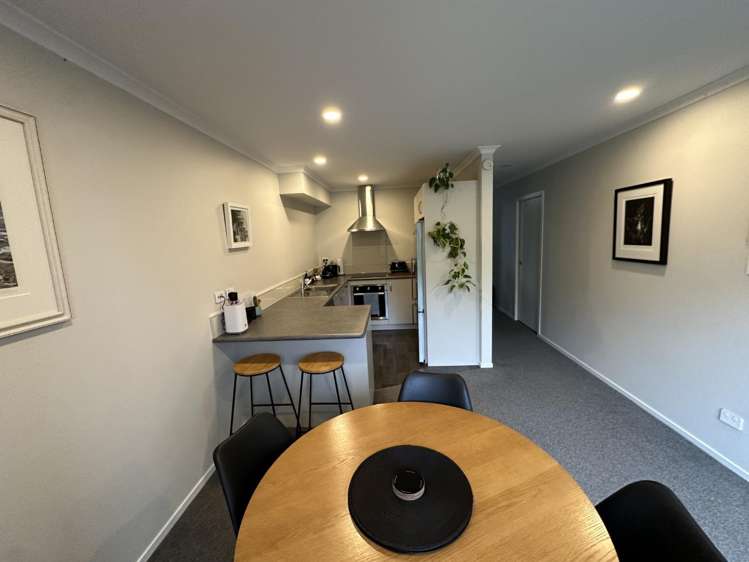 2/19 Albert Street 1074_6