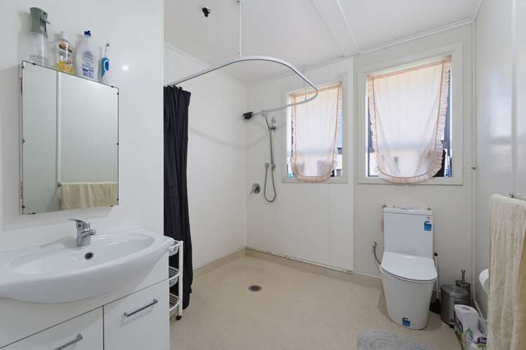 347 Warspite Ave Waitangirua_12