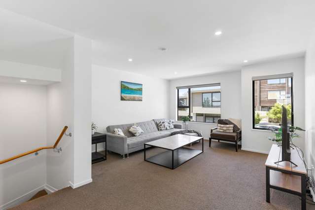 2/15 Chivalry Road Glenfield_2
