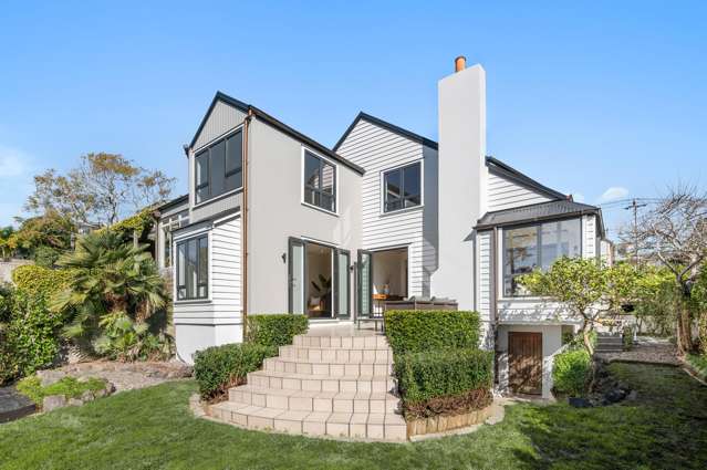 Timeless Charm, Modern Comfort – Sea Views