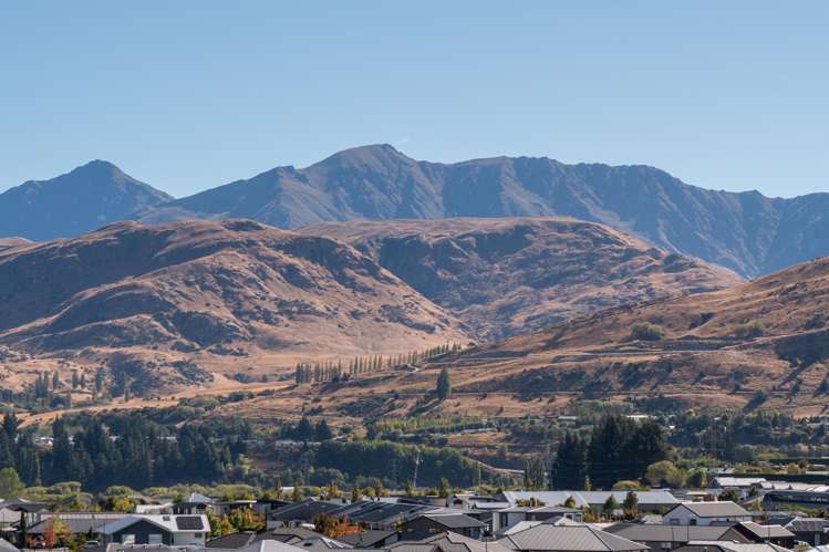 72 Risinghurst Terrace Lower Shotover_21