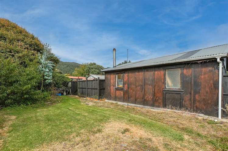 11 River Road Hector_25