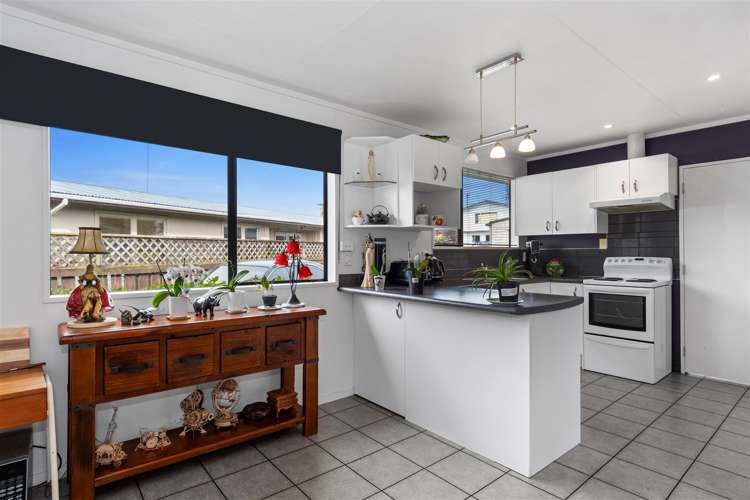 27 Sylvania Drive Matua_7