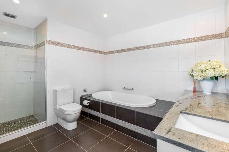 1/19 Seaview Road Castor Bay_12