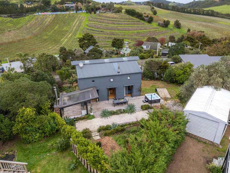 2 Te Makiri Road Onetangi_30