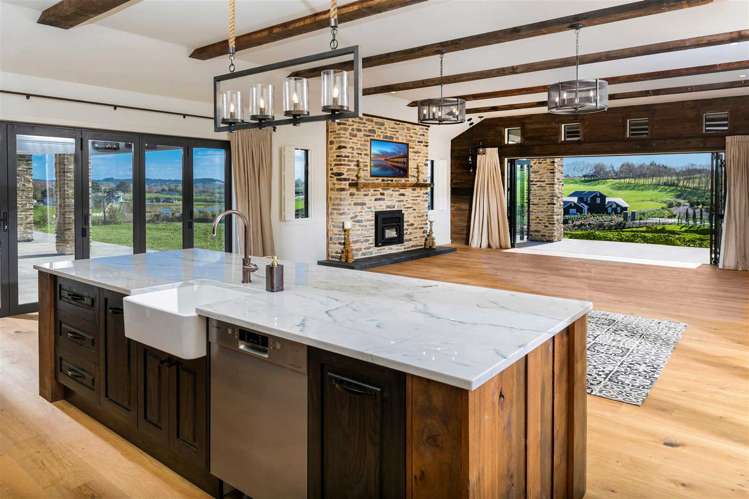 20 Myra Evelyn Grove Dairy Flat_6