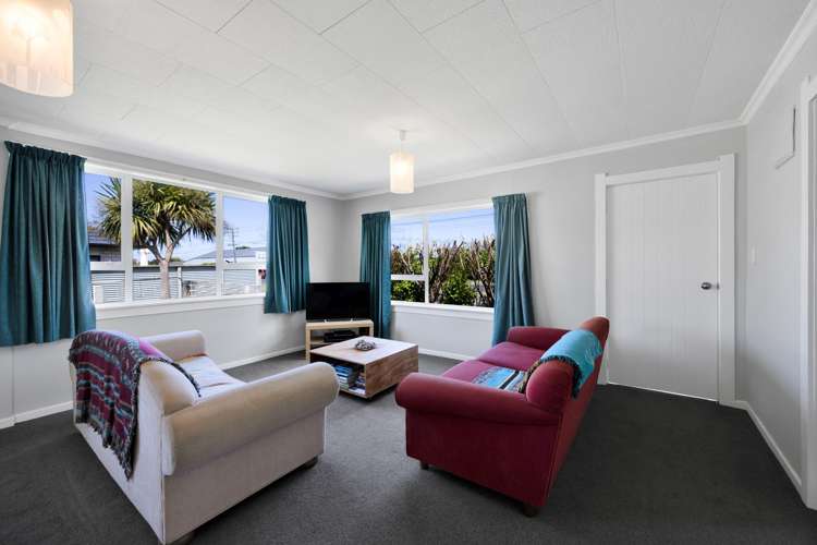 23 Layard Street Opunake_24