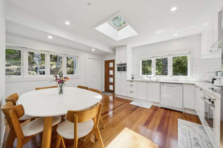 8 Arama Avenue Titirangi_6