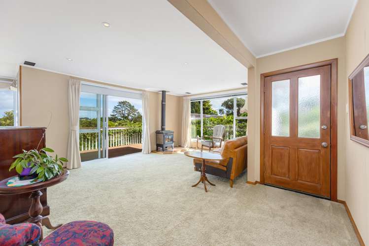 27 Shakespear Road Army Bay_5