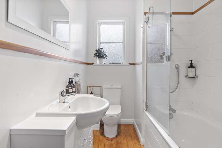 27 Bledisloe Terrace Hamilton East_13