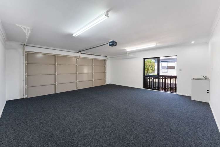 8 Carol Lee Place Albany_23