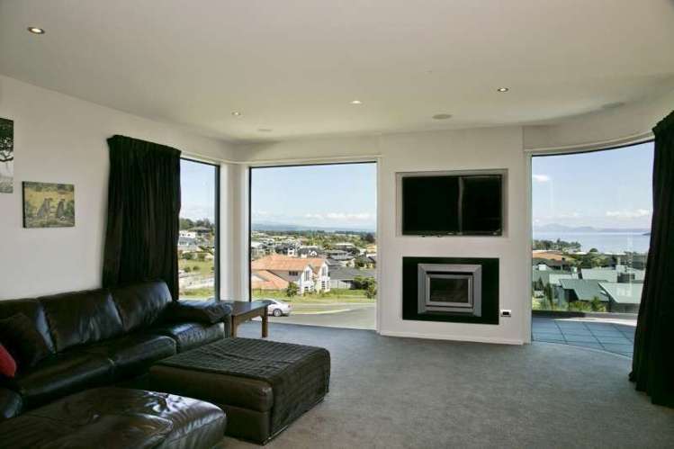 39 Magnolia Rise Waipahihi_6