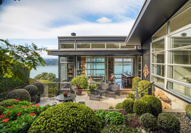 Versatile living and Iconic Views