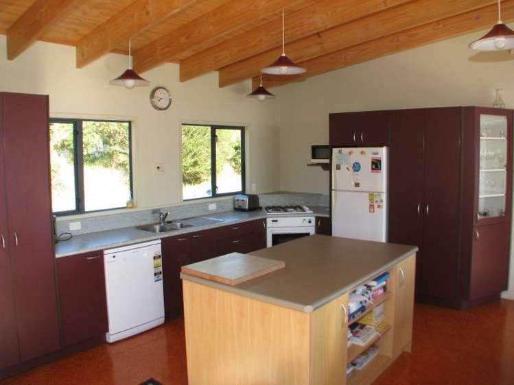 10 Logans Lane Kuaotunu_4