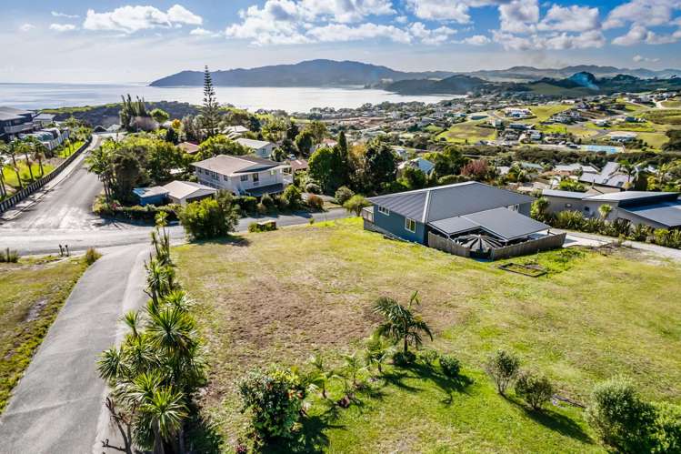 9 Eagles Way Cable Bay_9