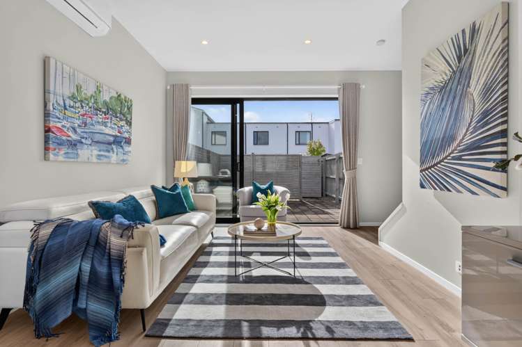 54 Roundel Crescent_0