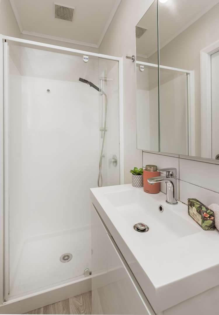 11 Wakefield Terrace Tawa_9