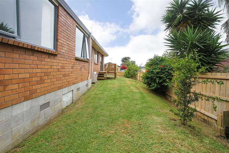 2 Plumstead Rise Glen Eden_13