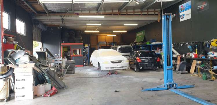 369 West Coast Road Glen Eden_2