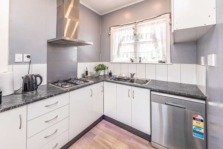 33 Swiss Avenue Gonville_12