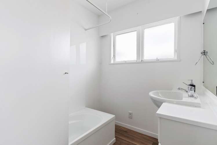 17 Sealy Road Torbay_10