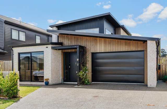 Modern waterside living