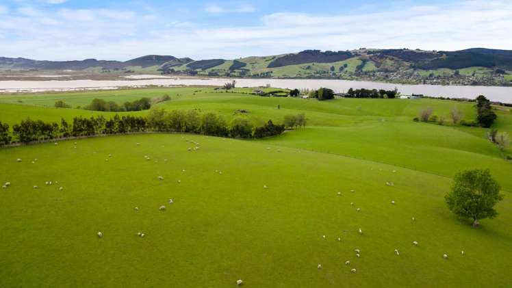 93 Baker Road, 66 Waihola Hill Road and Berwick Road Clarendon_5