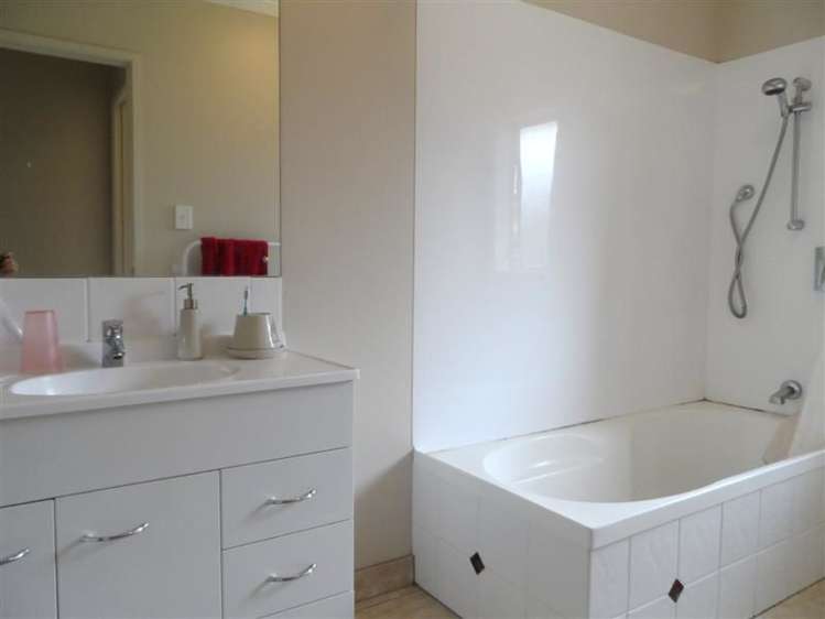 46 Cinnamon Road Mangere_10