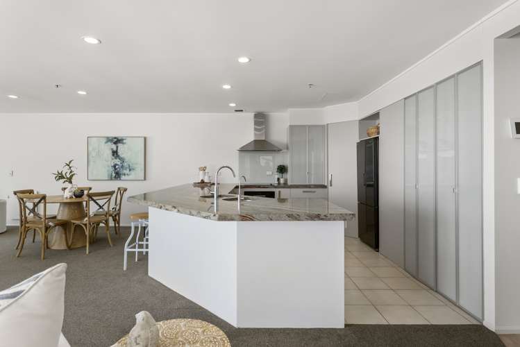 3A/2 Marine Parade Mt Maunganui_9