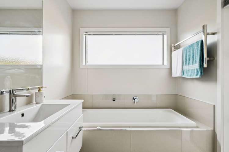 4 Ferris Crescent Wainui_11