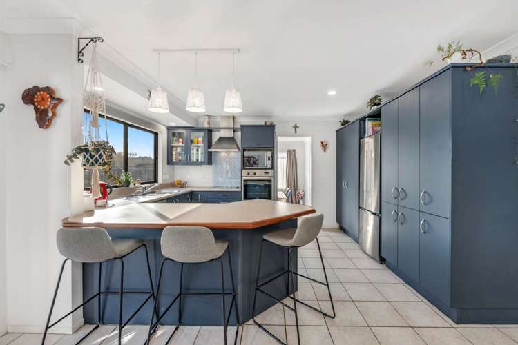 11 Norman Close The Gardens_12