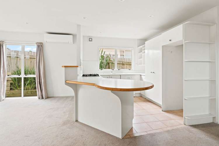 2/6 Nile Road Milford_3