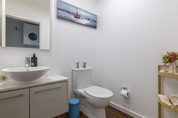 49 Chateau Crescent Rangatira Park_12