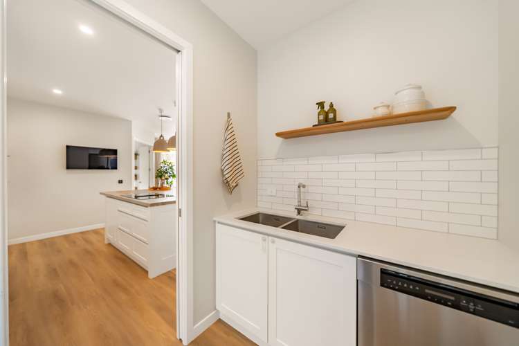 8 Ramarama Lane Crofton Downs_7