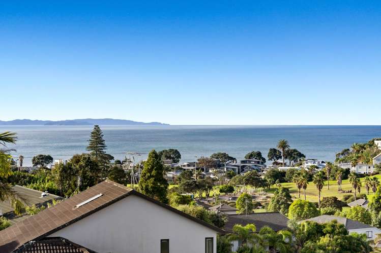 11 Higham Ferrers Place Red Beach_33