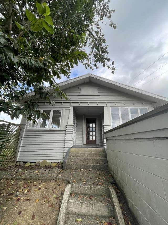 TE KUITI - 3 BEDROOMS PLUS SUNROOM