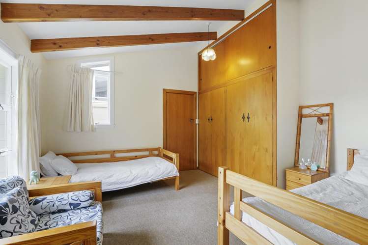 42 School Road Yaldhurst_17