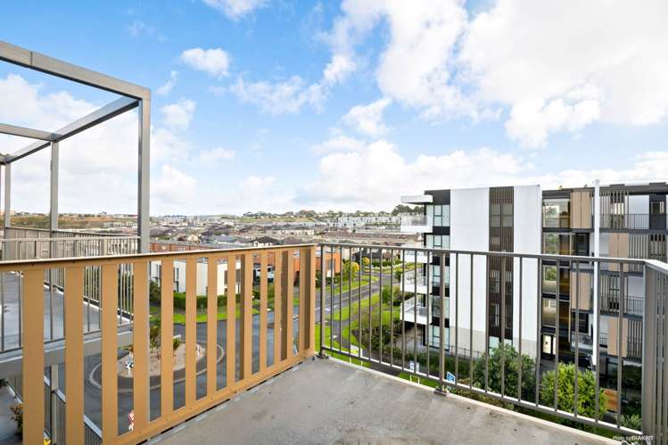 402/4 Bluegrey Avenue Stonefields_7