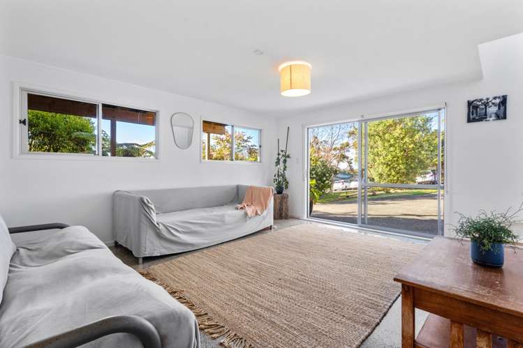 6 Seatoun Avenue Leigh_17