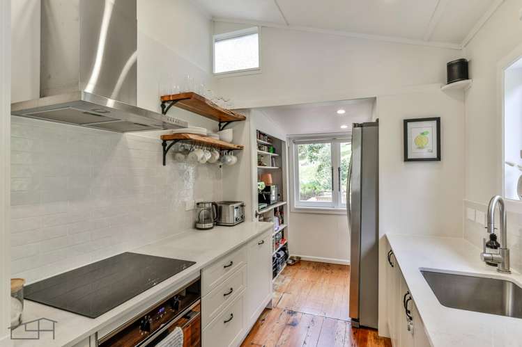 4 Aydon Road Titirangi_13