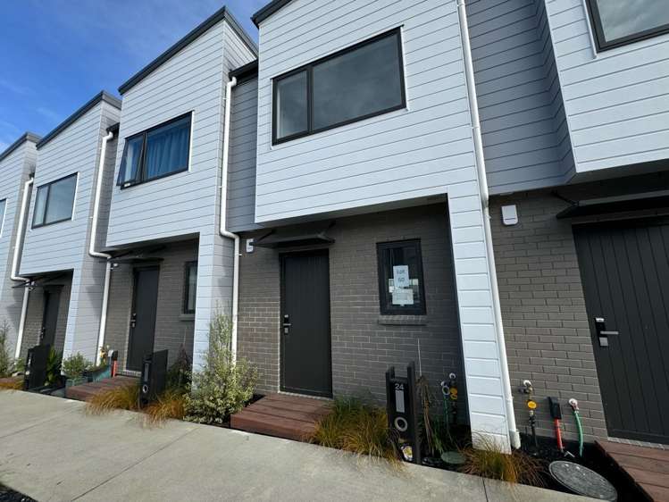 10 Kiato Lane 10673_7