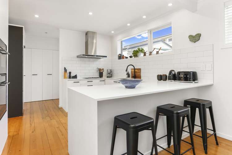 22 Glenmore Road Sunnyhills_8