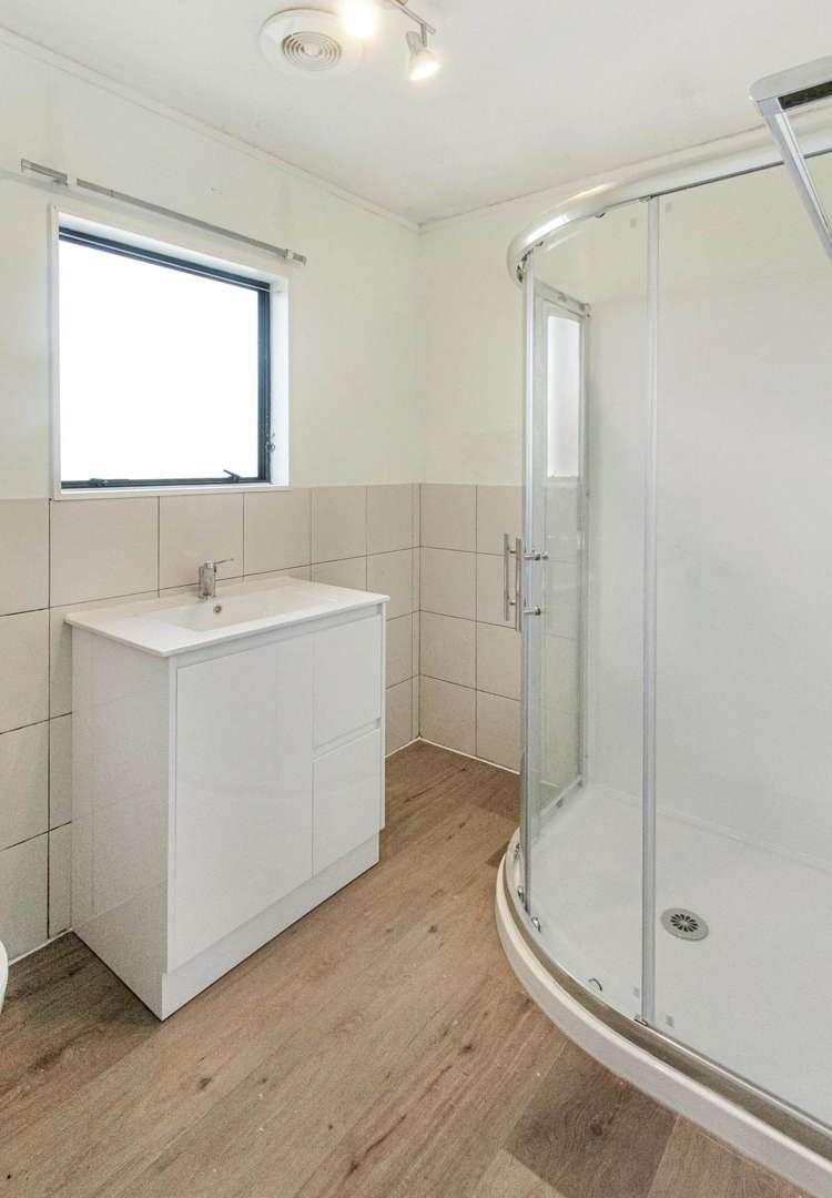 2/32 Maplesden Drive Clendon Park_11