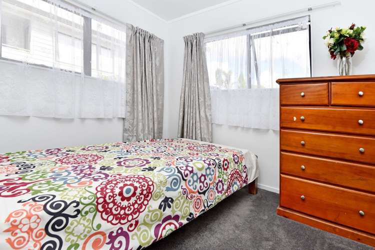 3/10 Arran Road Browns Bay_12