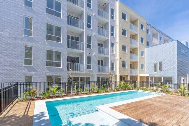 Buyers offered $20,000 sweeteners in bid to shift unsold apartments in $130m block