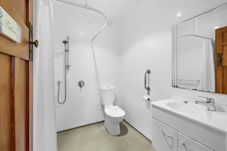 1 Queens Road Glen Avon_13