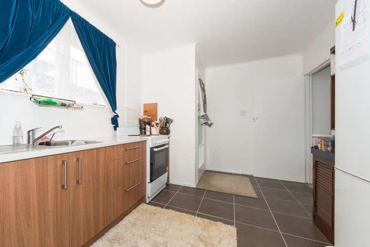 18 Islington Avenue New Lynn_12