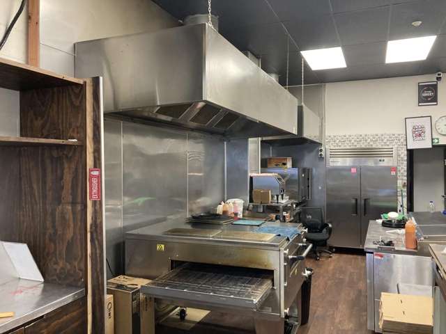 Unit 1A, 5 Peachgrove Road Hamilton East_2